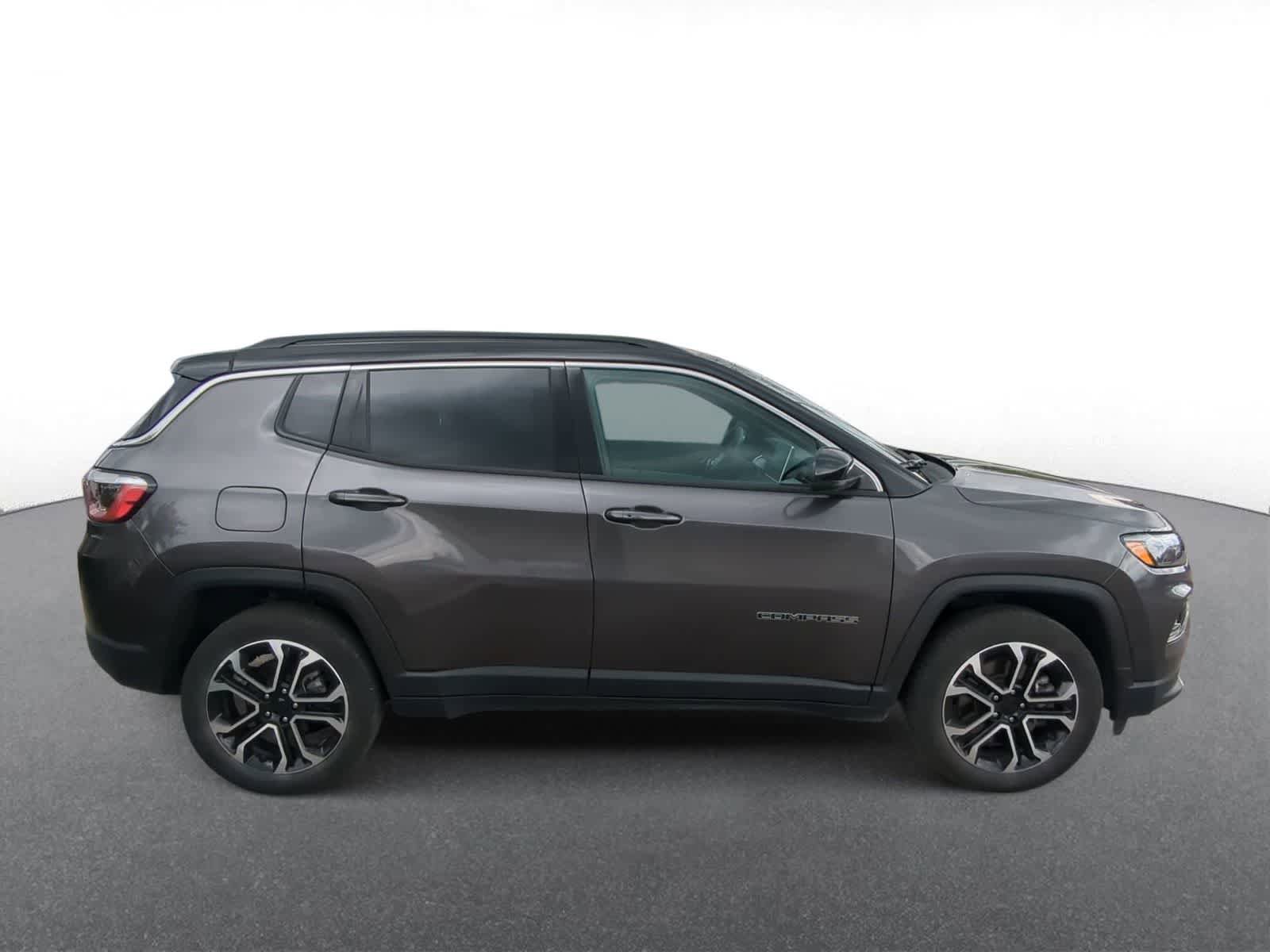 Used 2023 Jeep Compass Limited AWD/4WD image 9
