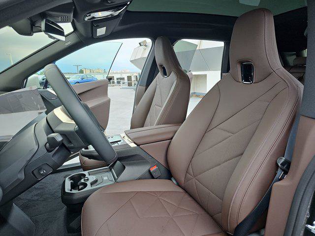 New 2026 BMW iX xDrive60 w/ Premium Package image 15