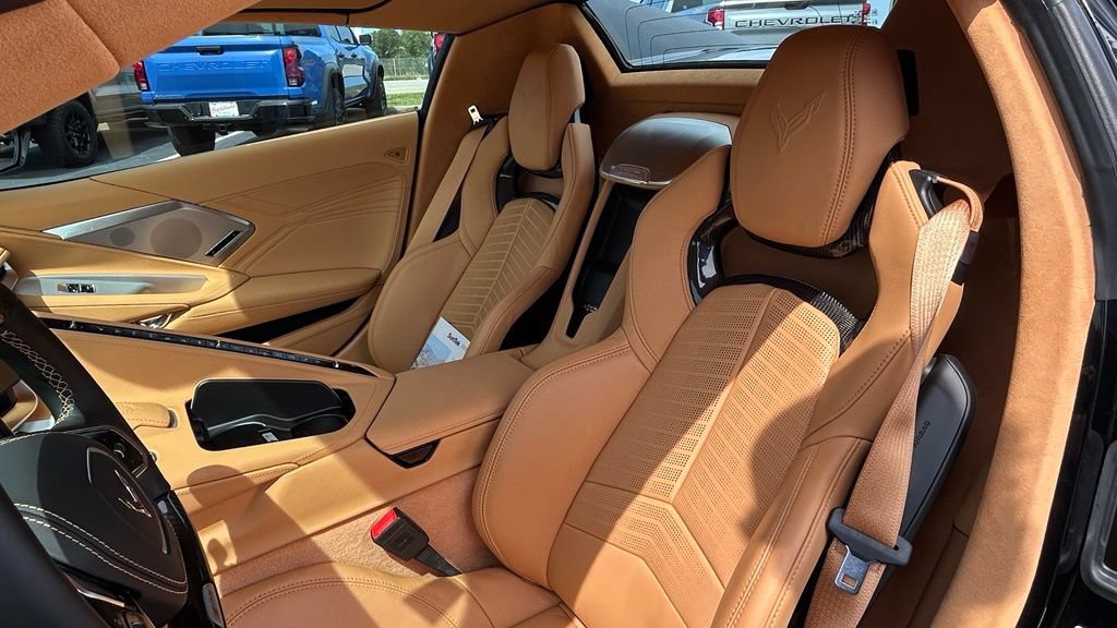 Used 2024 Chevrolet Corvette Z06 RWD image 16