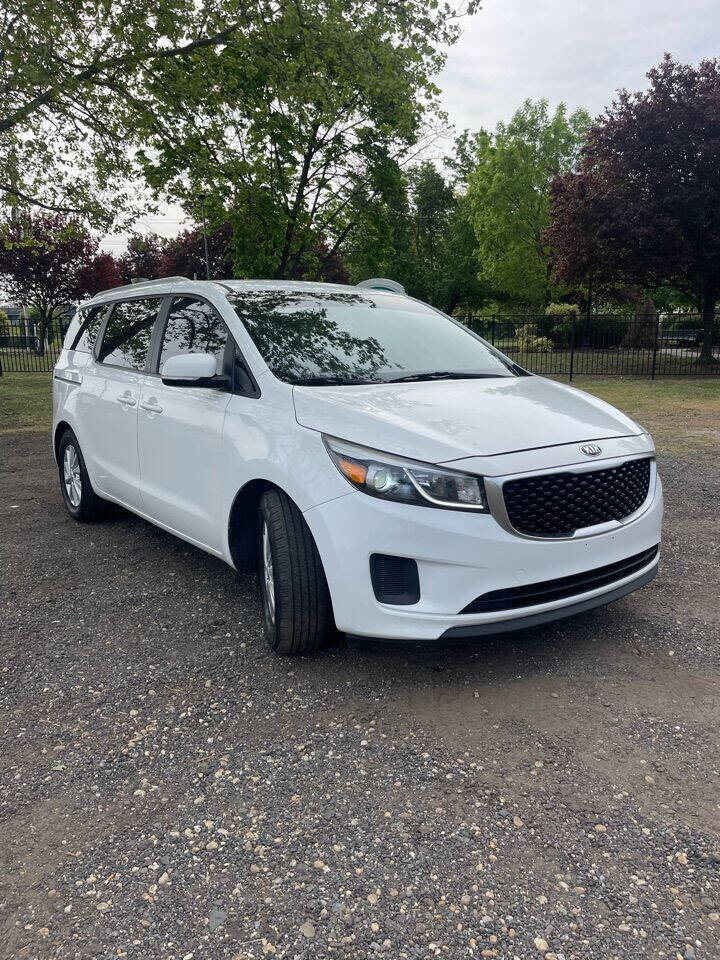 Used 2016 Kia Sedona LX w/ LX Convenience Package image 2