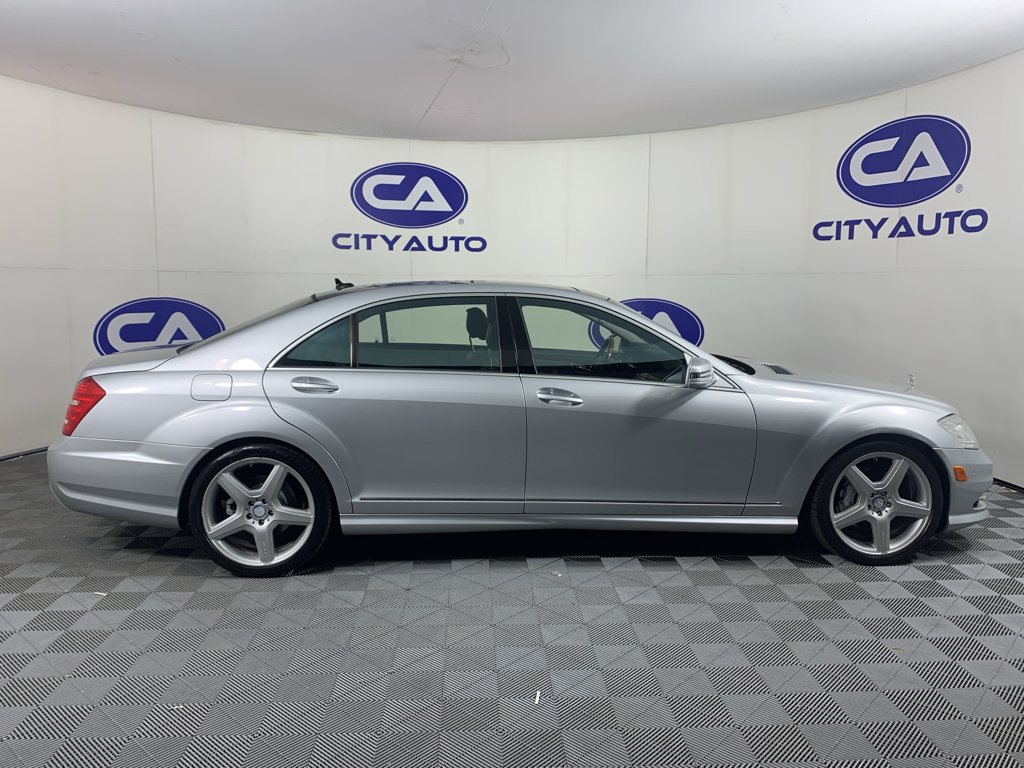 Used 2011 Mercedes-Benz S 550 image 2