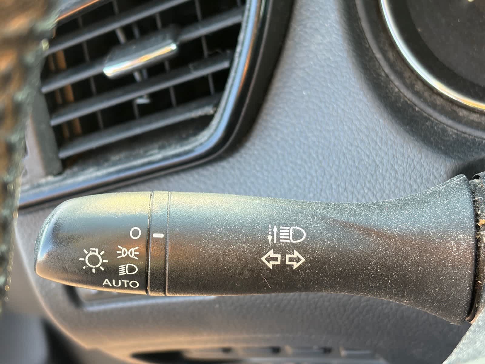 Used 2020 Nissan Rogue SV FWD image 14