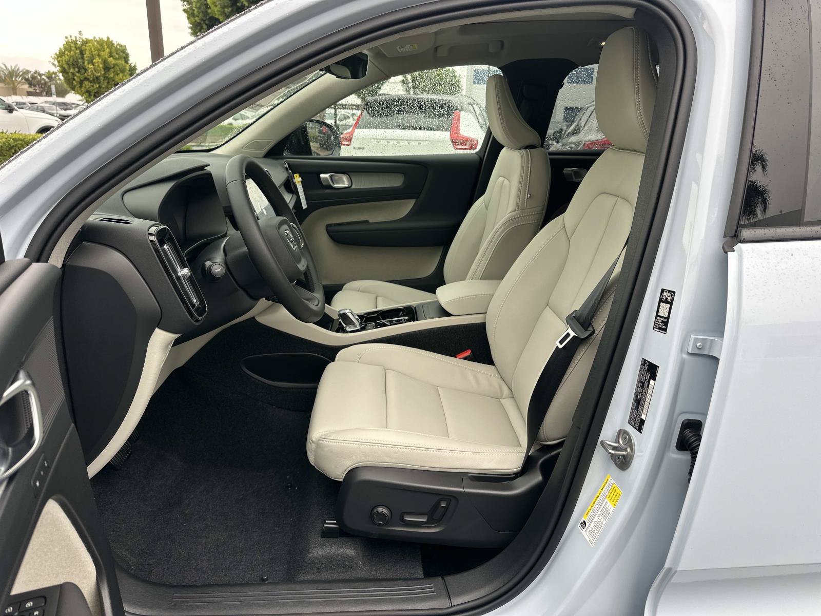 New 2026 Volvo XC40 B5 Plus w/ Protection Package Premier AWD/4WD image 13
