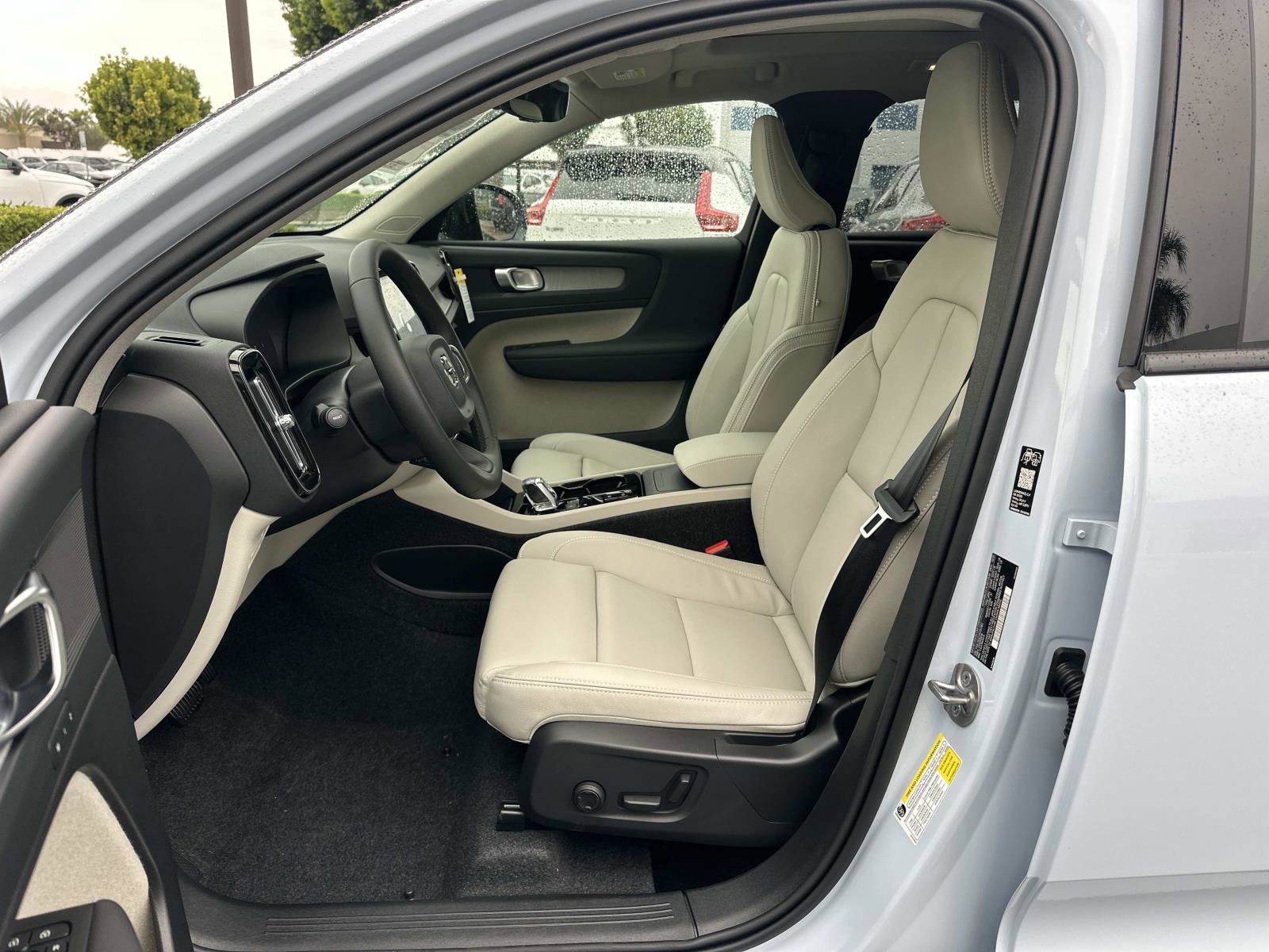 New 2026 Volvo XC40 B5 Plus w/ Protection Package Premier AWD/4WD image 13