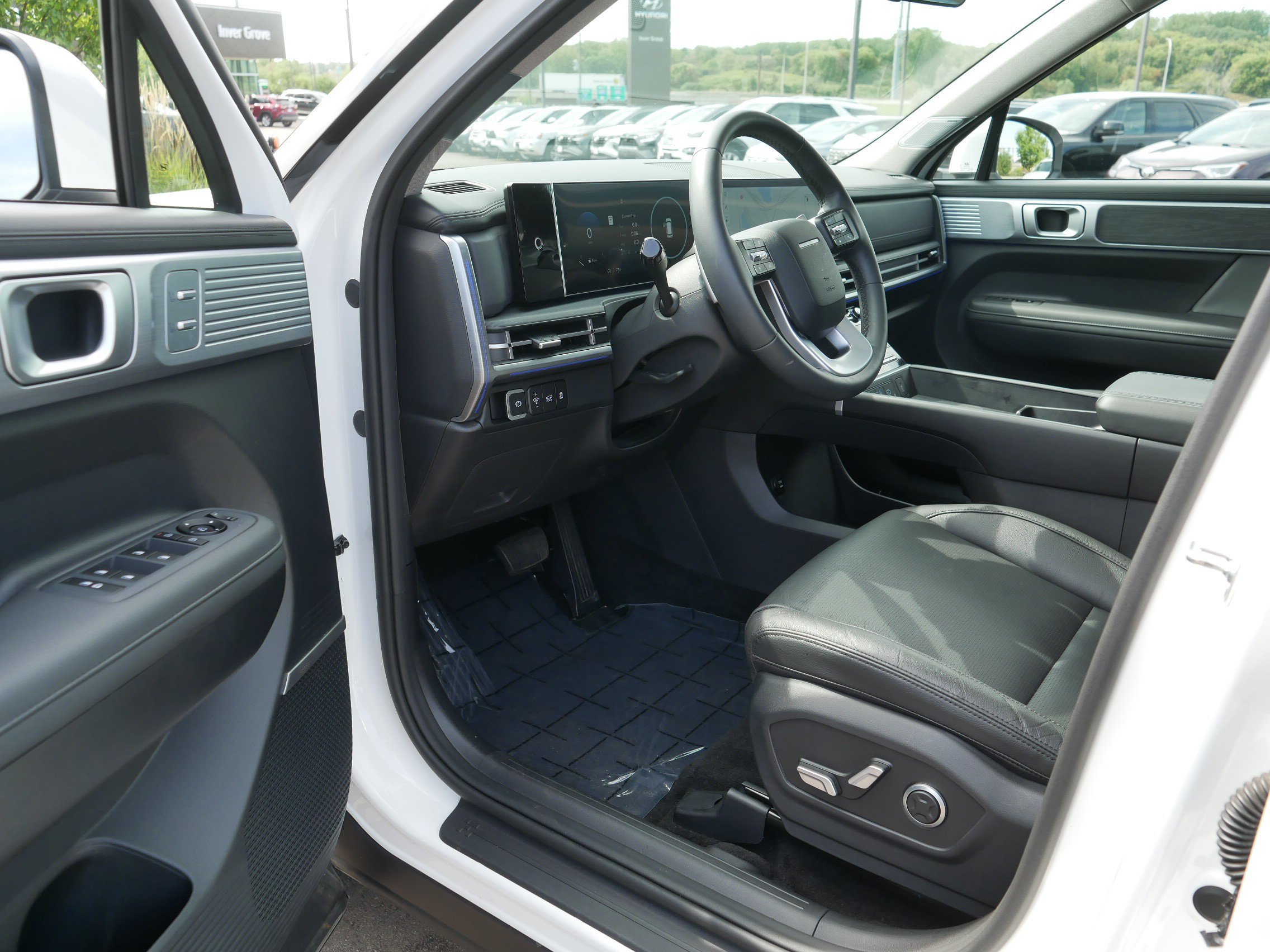 Used 2025 Hyundai Santa Fe Limited AWD/4WD image 11