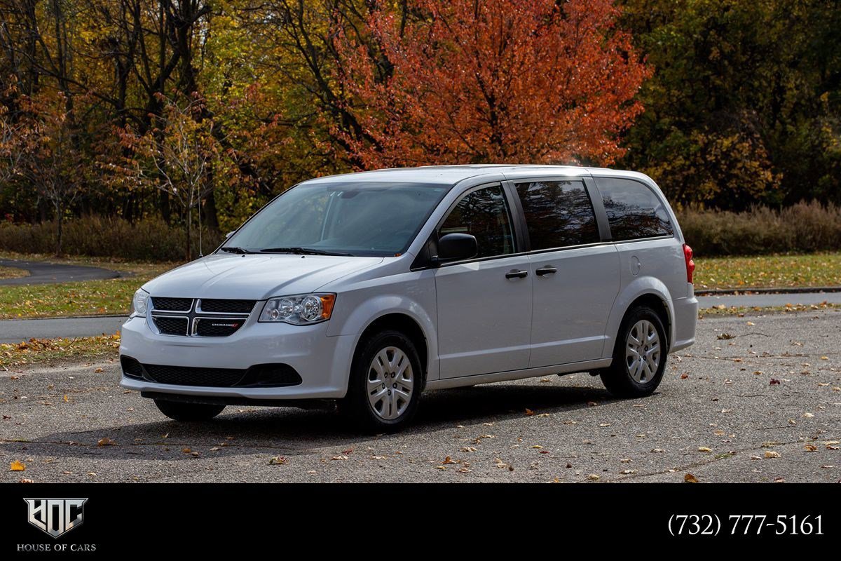 Used 2019 Dodge Grand Caravan SE w/ UConnect Hands-Free Group