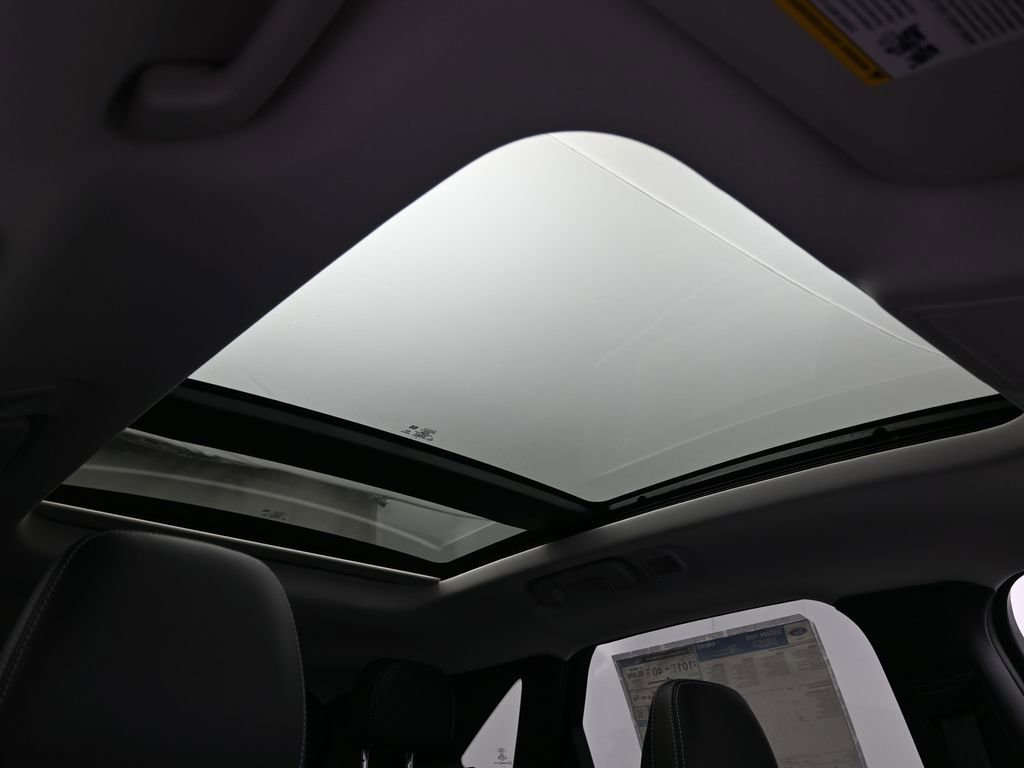 New 2024 Ford Escape SE w/ PHEV Premium Package image 5