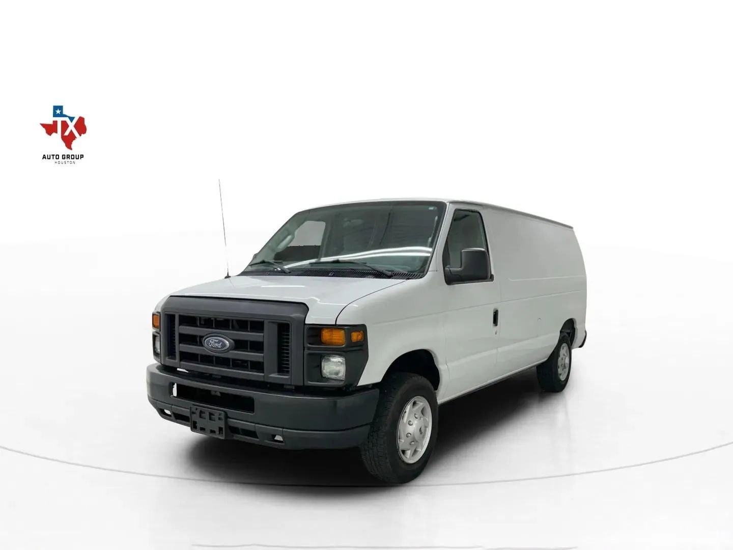 Used 2011 Ford E-150 and Econoline 150 w/ Commercial Cargo Van Pkg RWD image 5
