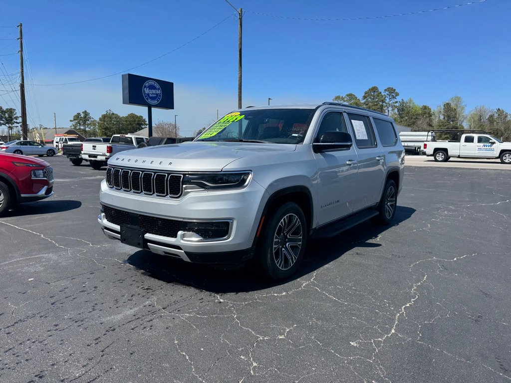 Used 2024 Jeep Wagoneer L Series II w/ Flexible Seating Group image 1