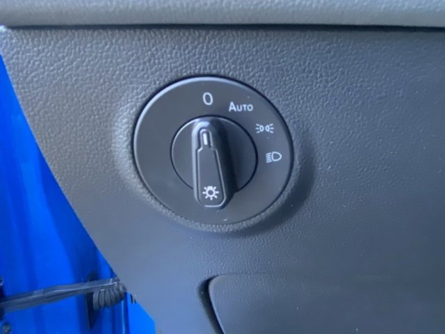 Used 2022 Volkswagen Taos SE w/ Panoramic Sunroof Package image 14