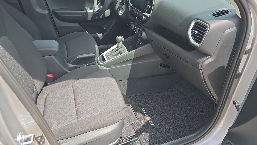 New 2026 Hyundai Venue SE FWD image 13