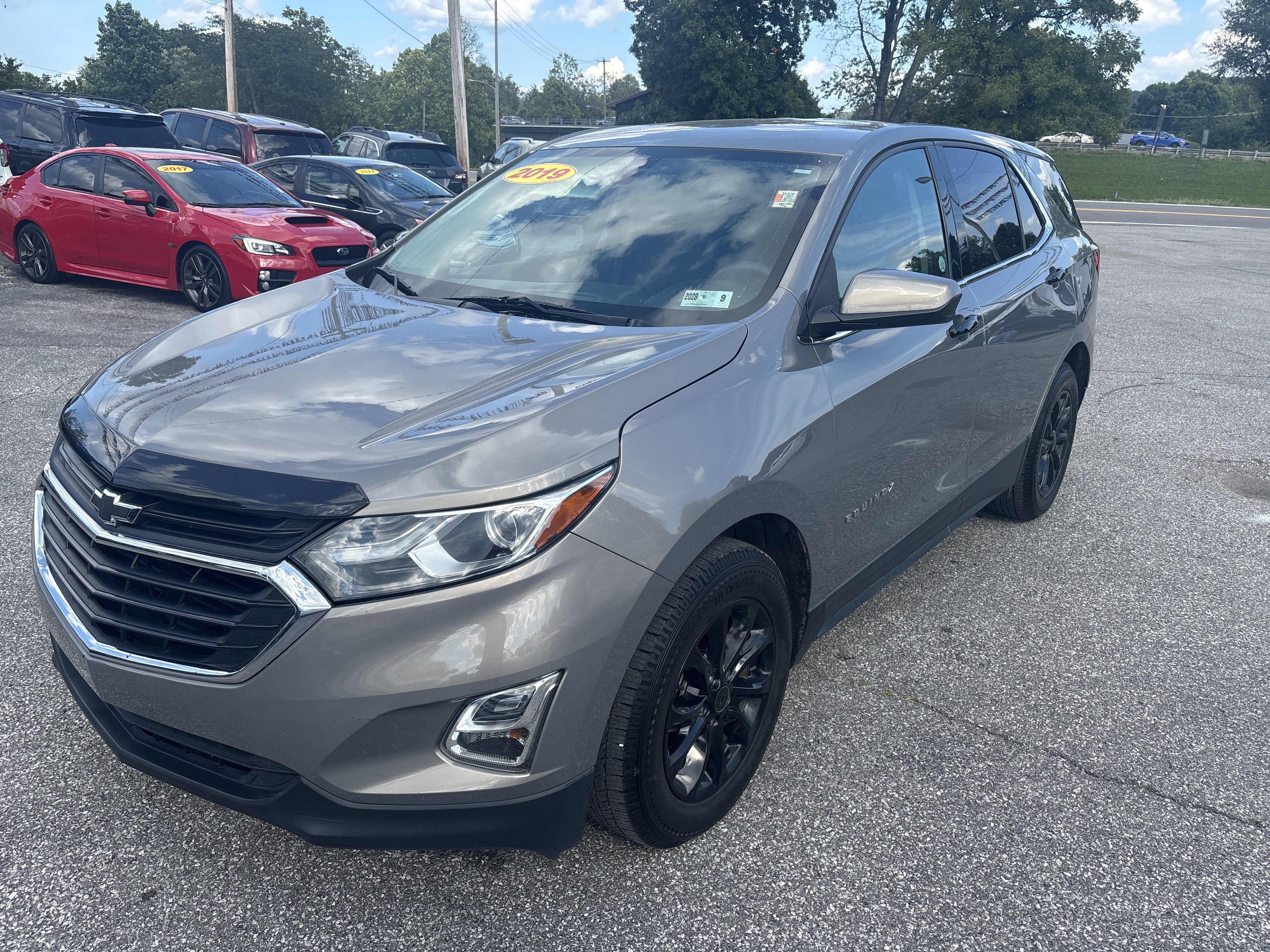 Used 2019 Chevrolet Equinox LT FWD image 1