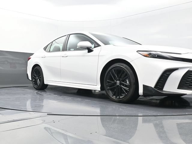 Used 2026 Toyota Camry SE FWD image 31