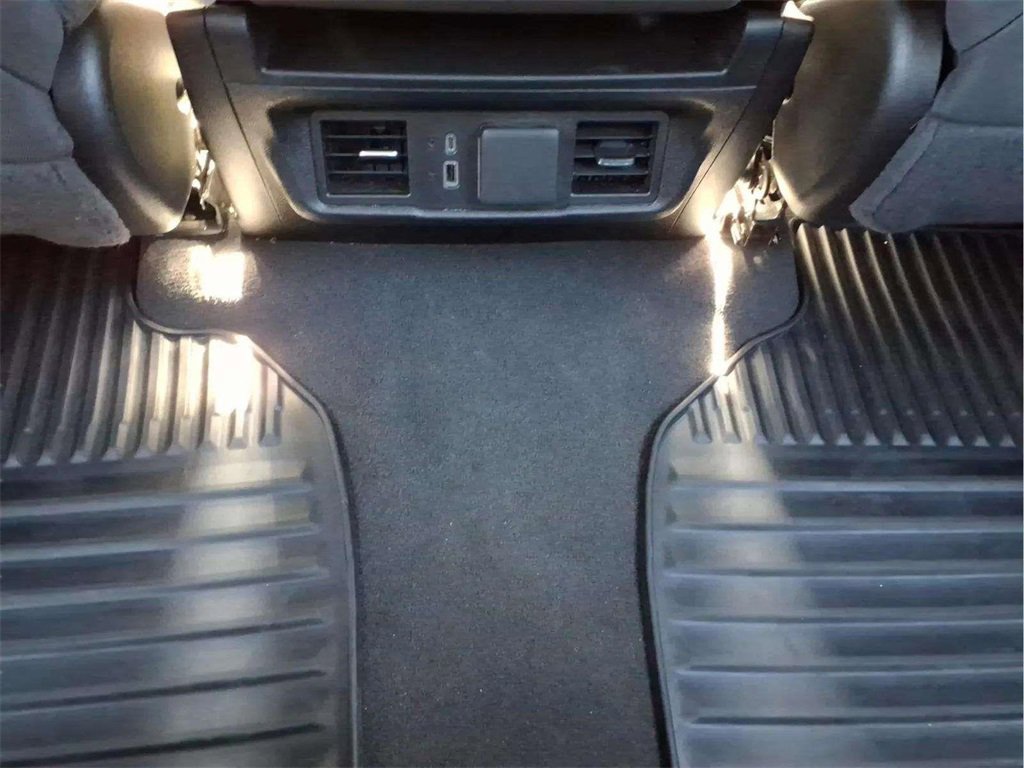 Used 2025 Chevrolet Silverado 1500 LT image 13