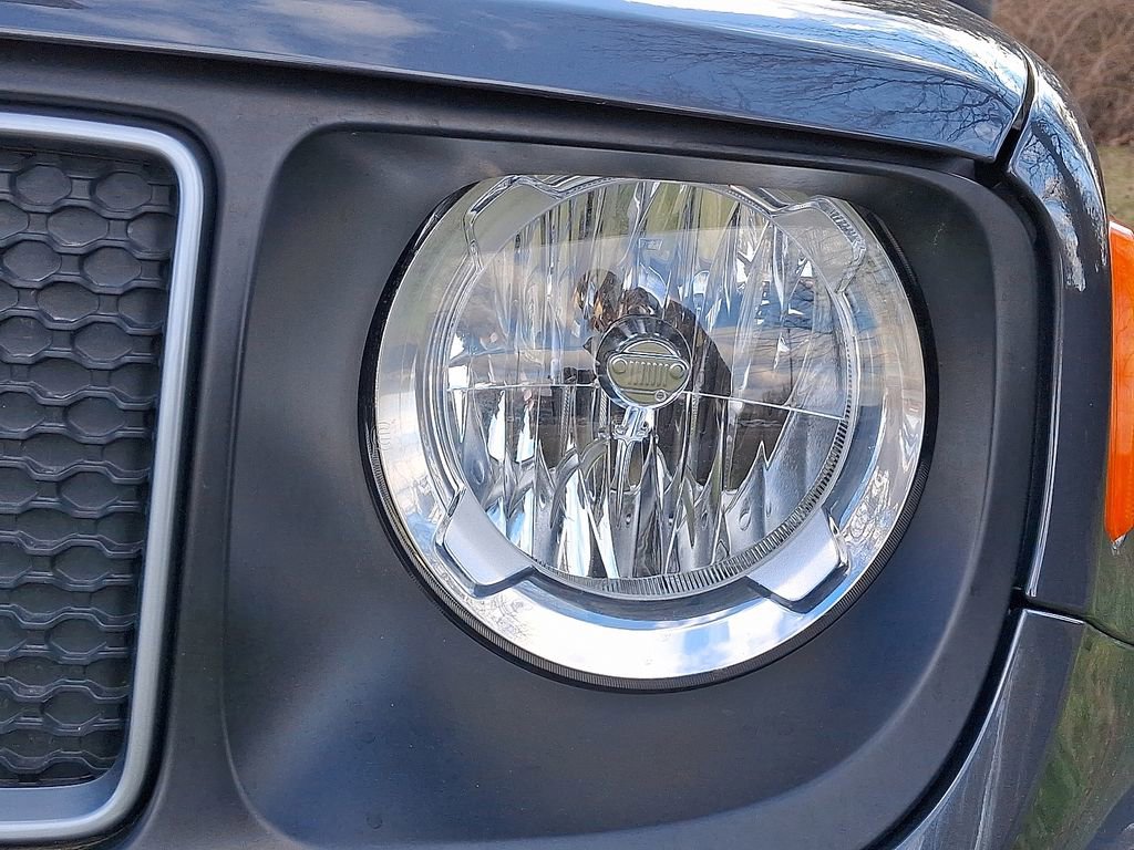 Used 2023 Jeep Renegade Latitude w/ Premium Group image 12