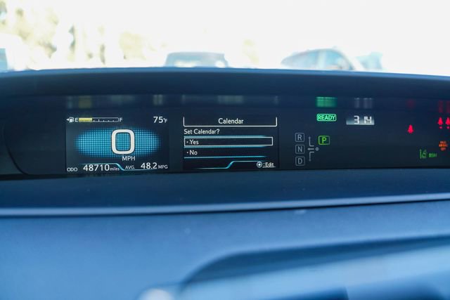 Used 2022 Toyota Prius LE image 25