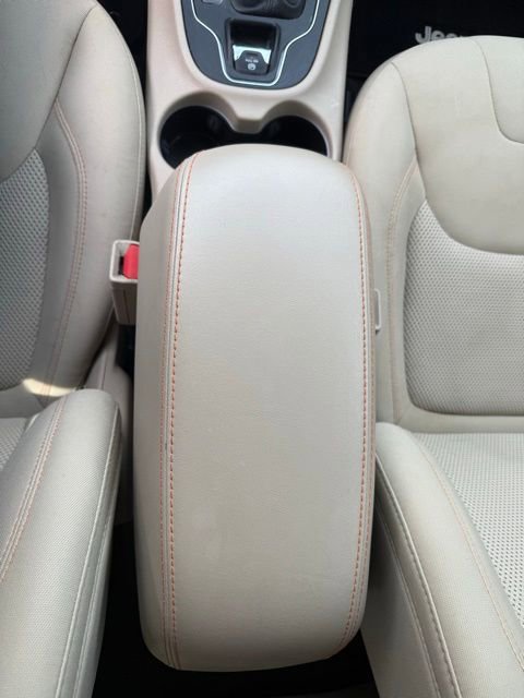 Used 2019 Jeep Cherokee Latitude w/ Popular Appearance Group image 20