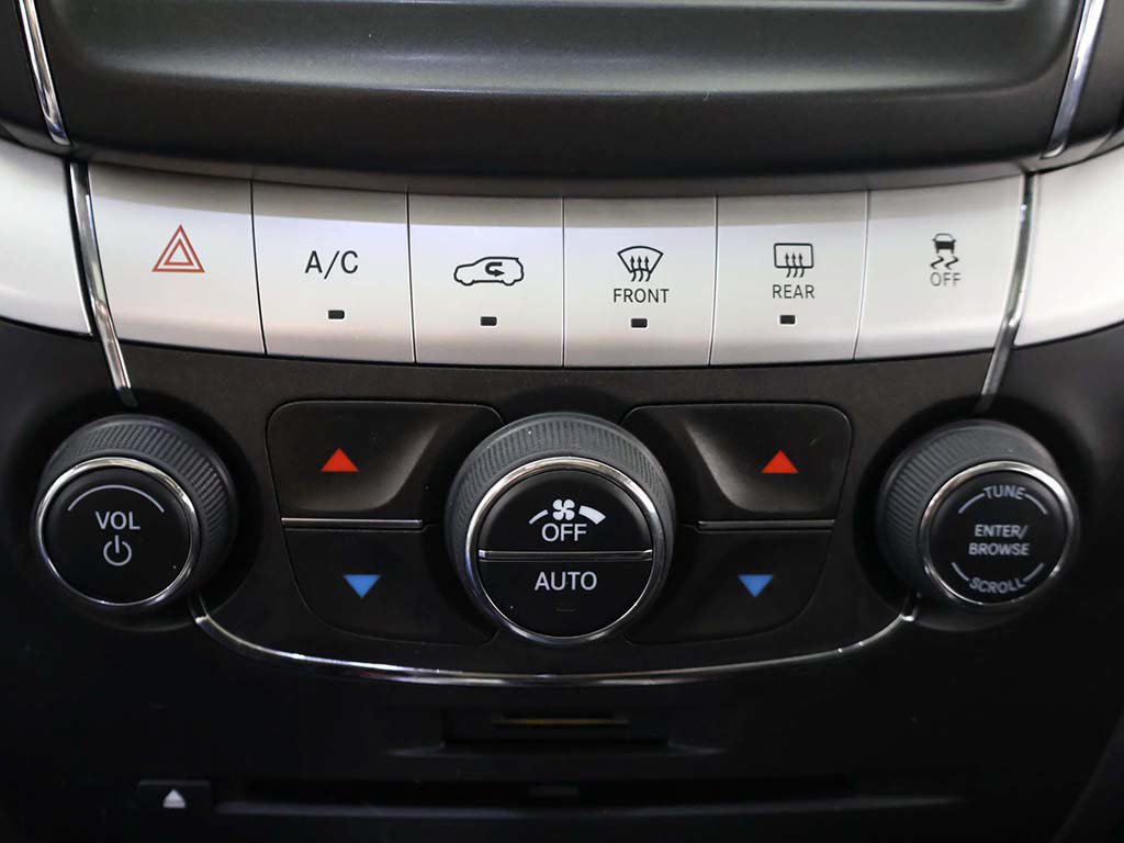 Used 2018 Dodge Journey GT w/ Nav & Sun Group AWD/4WD image 48