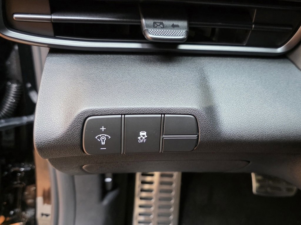 New 2026 Hyundai Elantra Sport w/ Cargo Package image 18