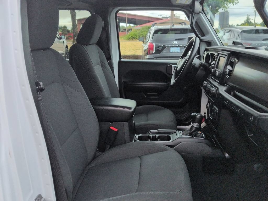Used 2018 Jeep Wrangler Unlimited Sport AWD/4WD image 28