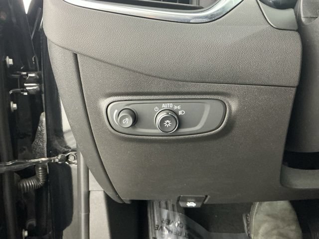 Used 2023 Chevrolet Equinox LS FWD image 24