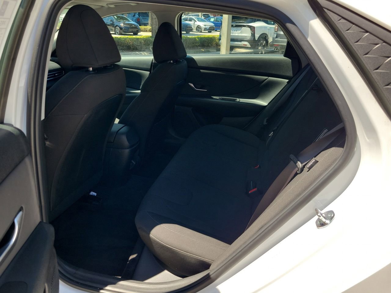 Used 2025 Hyundai Elantra SEL FWD image 9