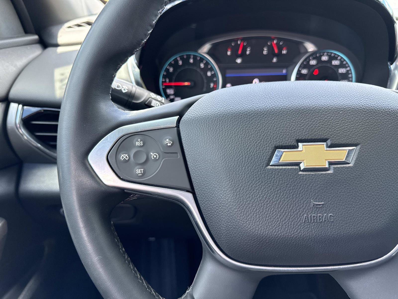 Used 2023 Chevrolet Traverse LT image 16