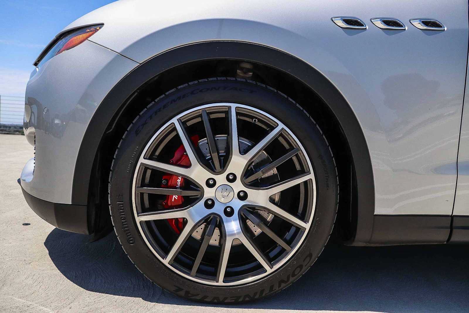 Used 2017 Maserati Levante S AWD/4WD image 14