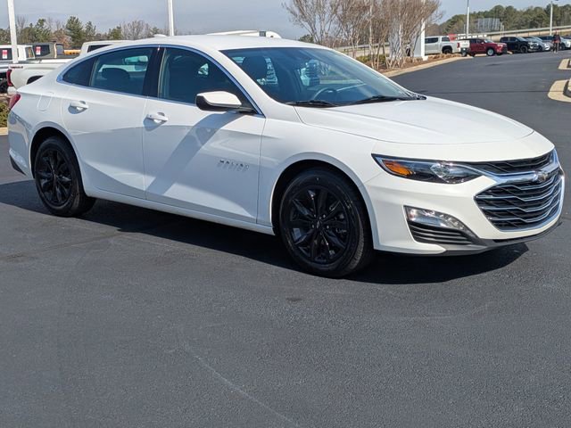 Used 2025 Chevrolet Malibu LT image 2