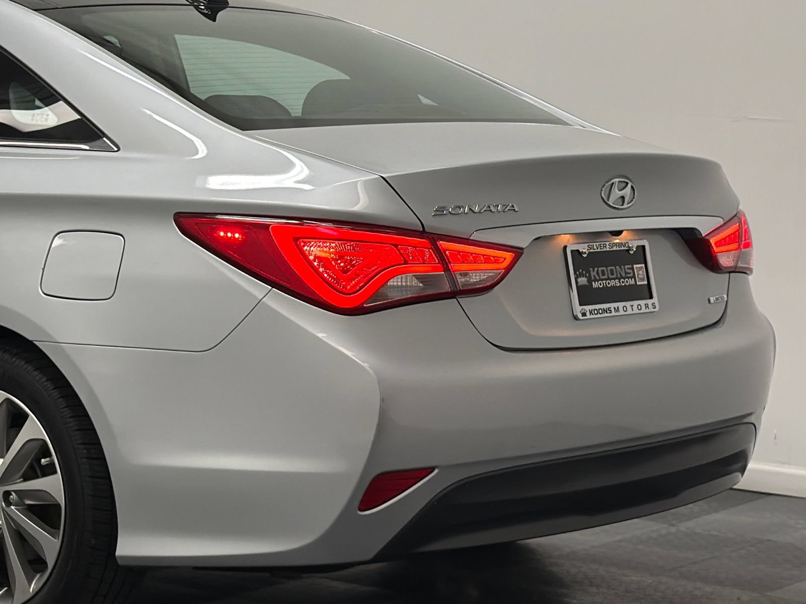 Used 2014 Hyundai Sonata Limited w/ Technology Package 05 FWD image 7