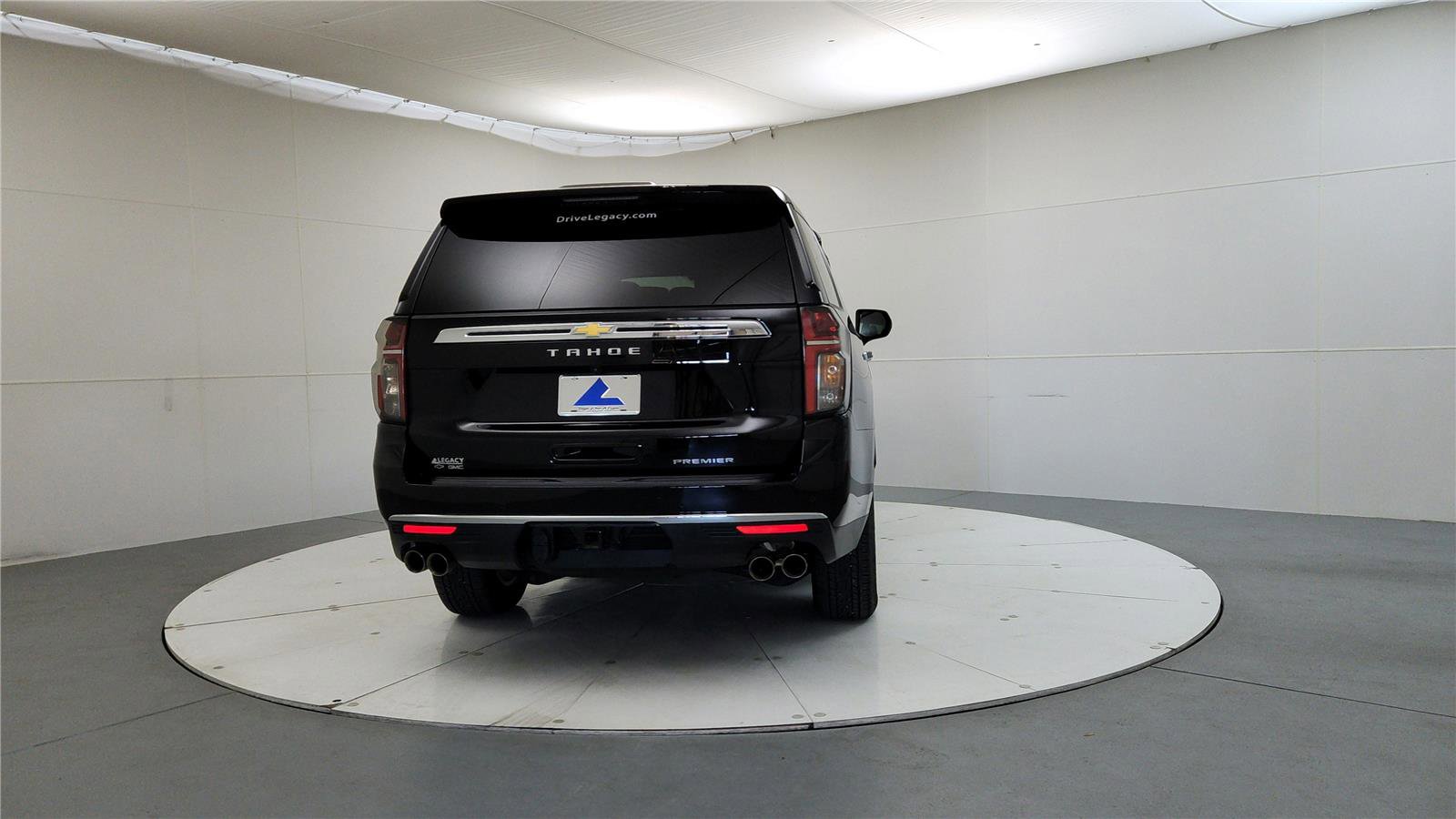 Used 2024 Chevrolet Tahoe Premier AWD/4WD image 6