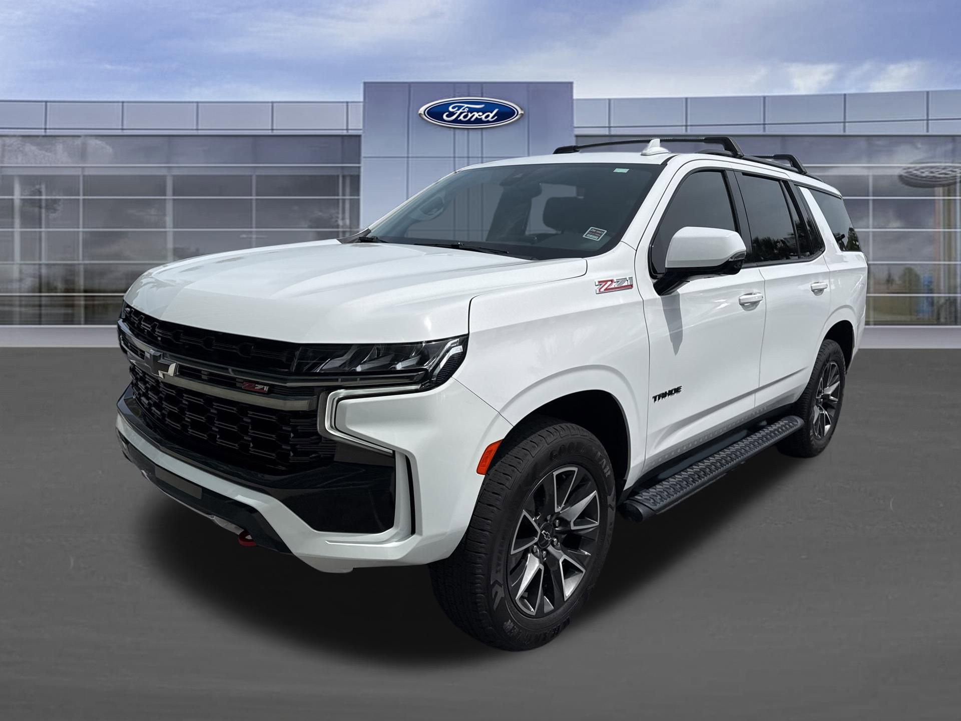 Used 2021 Chevrolet Tahoe Z71 w/ Luxury Package AWD/4WD image 9