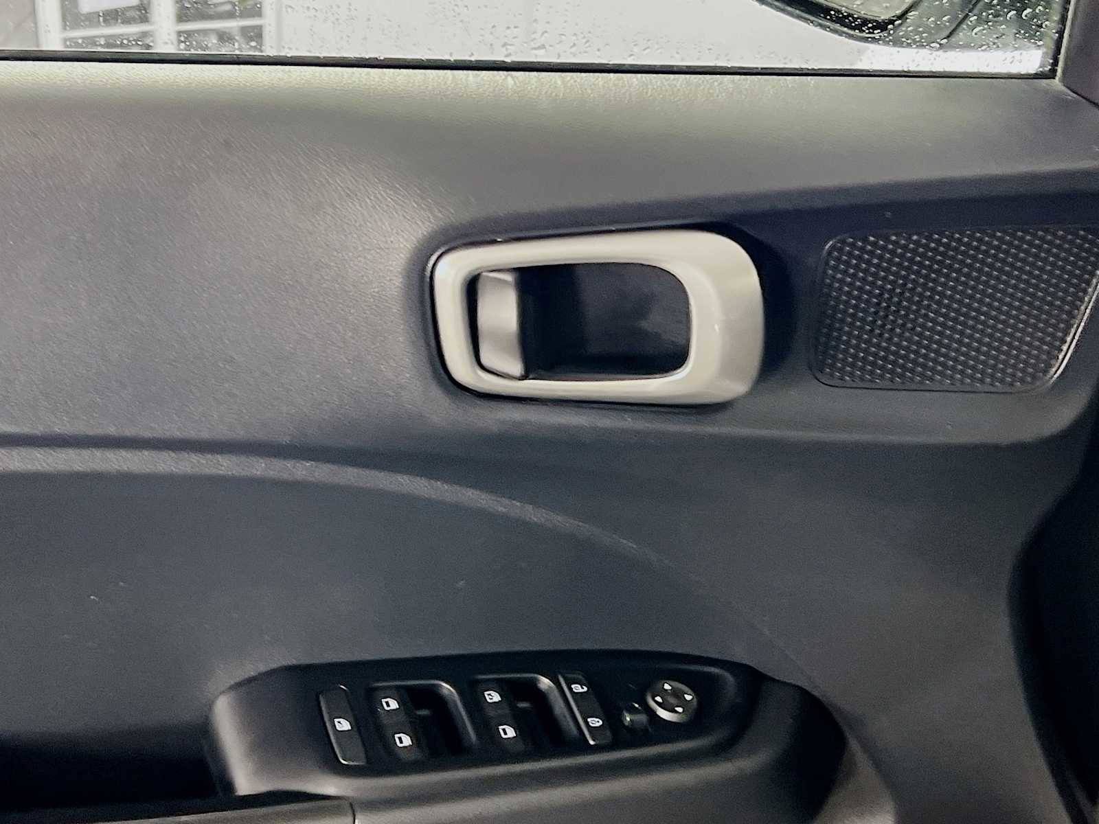 Certified 2023 Hyundai Venue SEL image 17