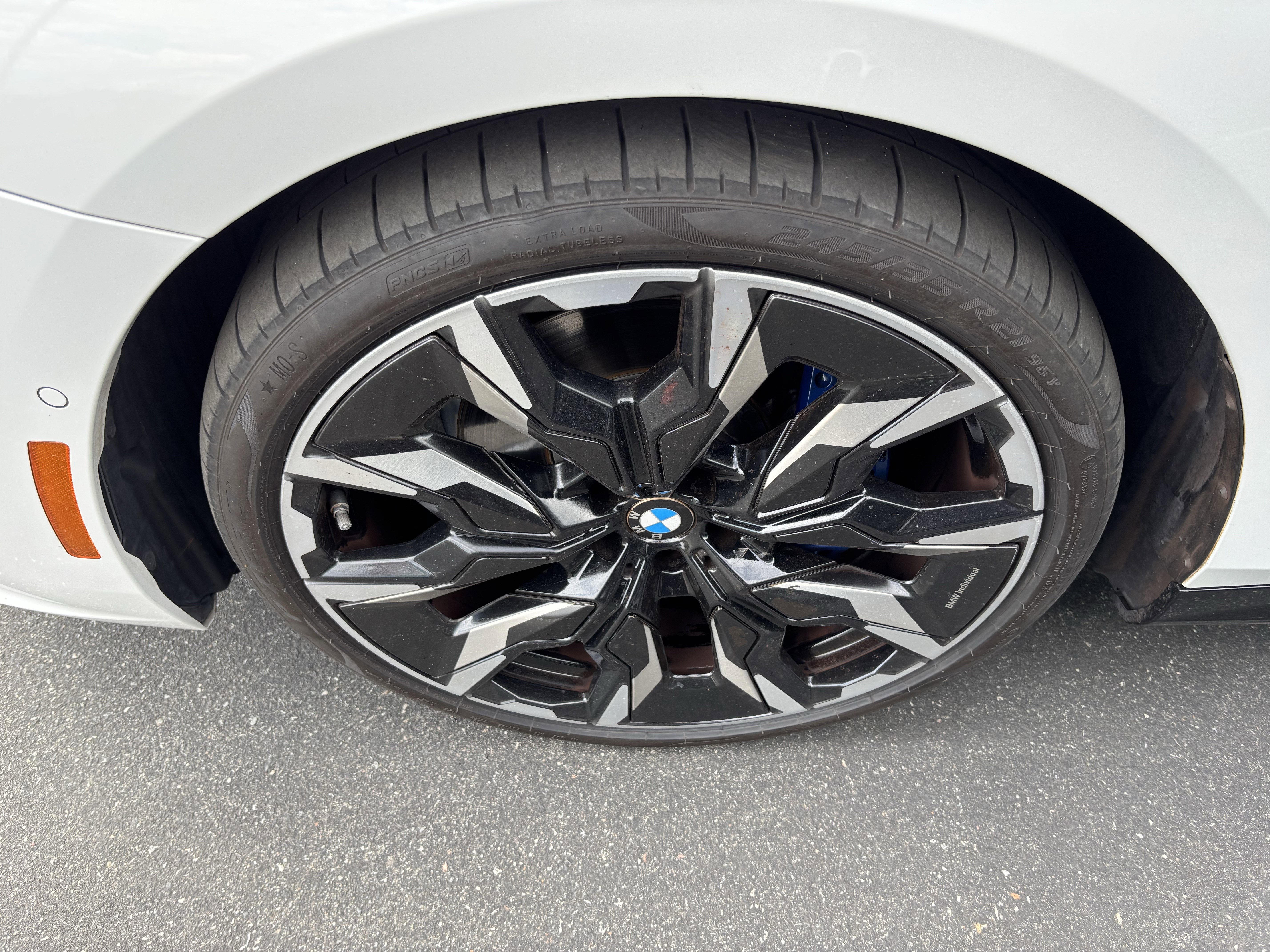 Certified 2024 BMW 530i 530i w/ Executive Package image 32