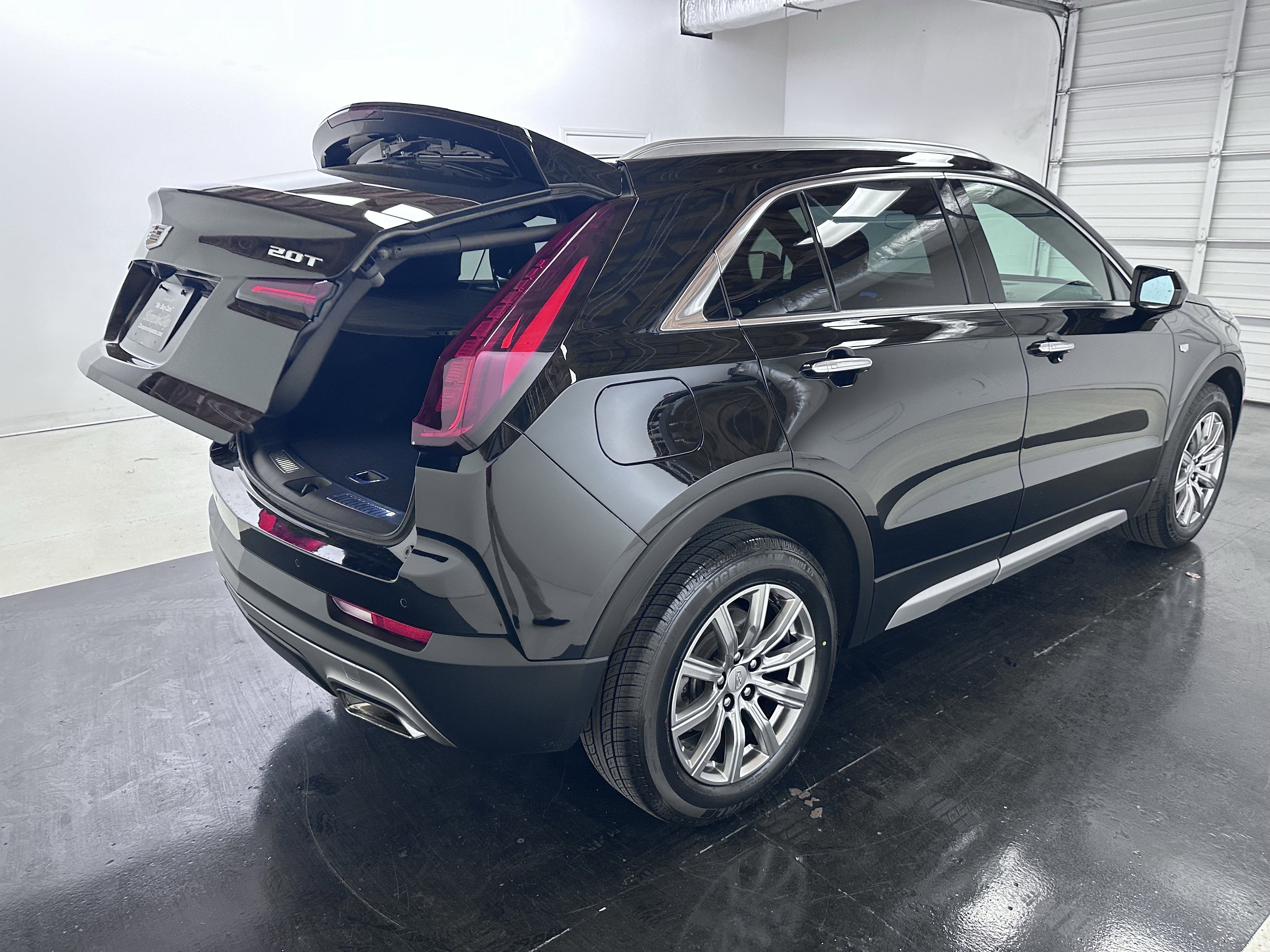 Used 2019 Cadillac XT4 Premium Luxury image 28