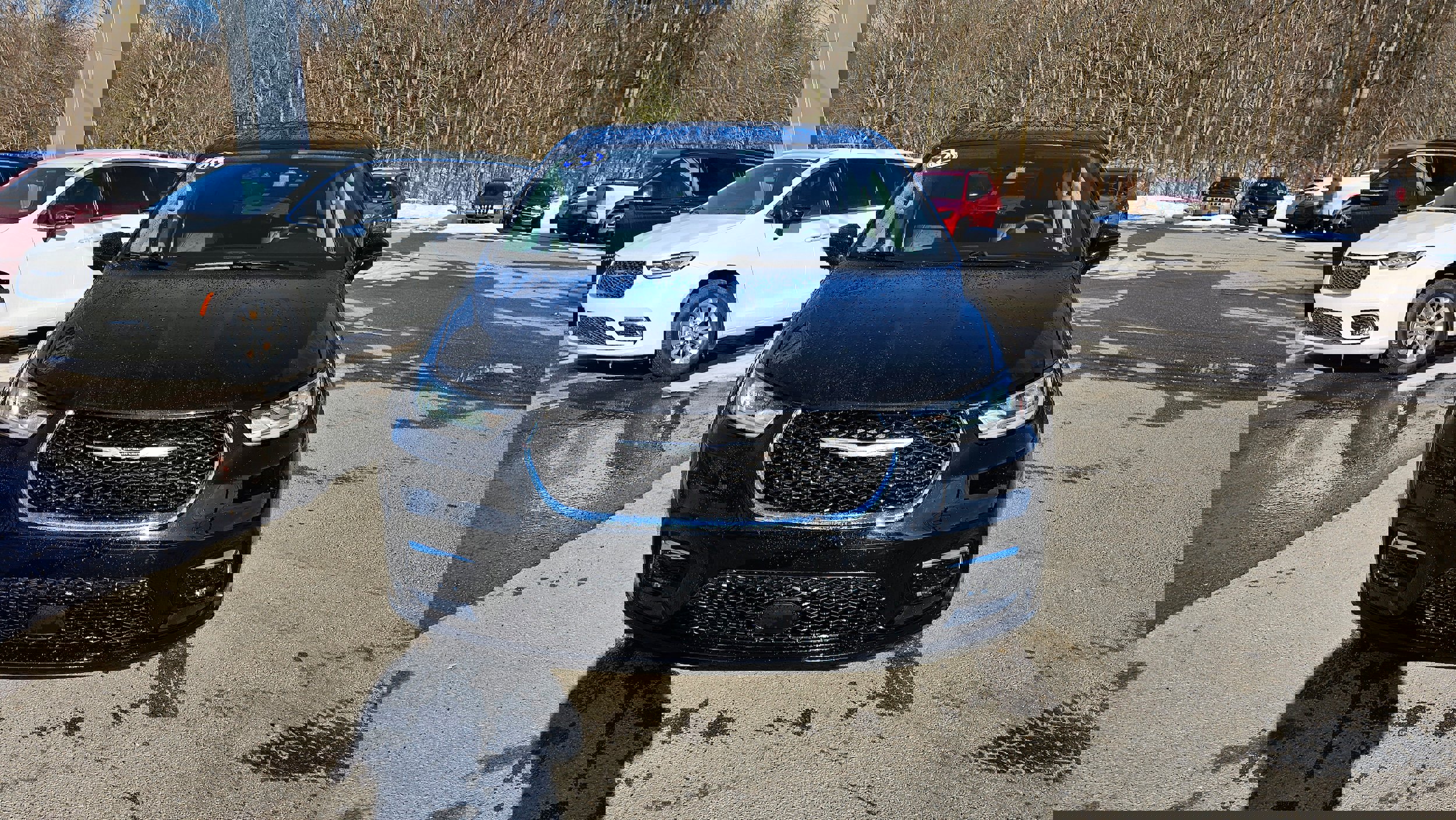 Used 2024 Chrysler Pacifica Touring-L image 4