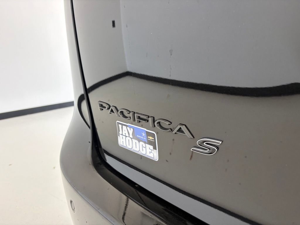 Used 2025 Chrysler Pacifica Limited FWD image 27