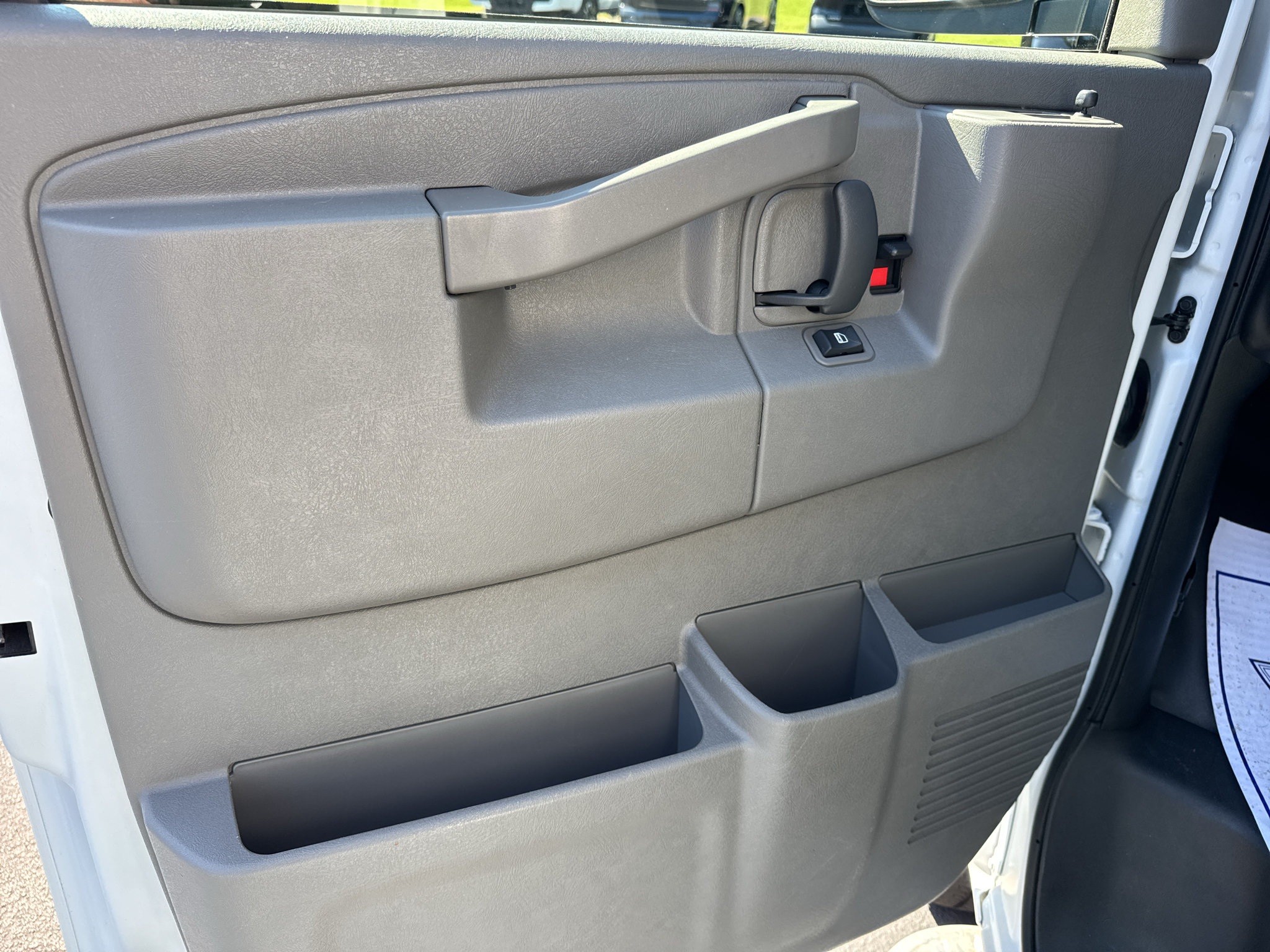 Used 2025 Chevrolet Express 2500 w/ Driver Convenience Package RWD image 17
