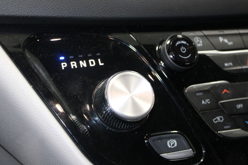 Used 2024 Chrysler Pacifica Touring-L image 26