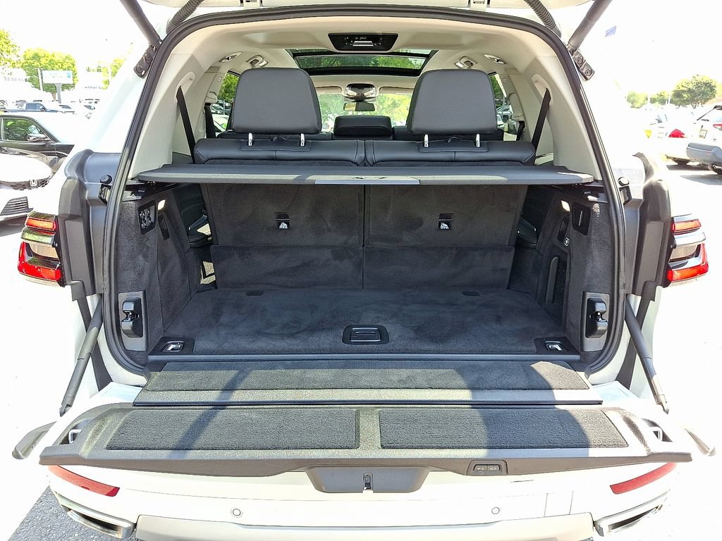 Used 2026 BMW X7 xDrive40i AWD/4WD image 33