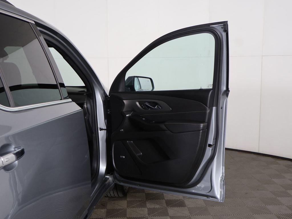 Used 2023 Chevrolet Traverse Premier AWD/4WD image 27