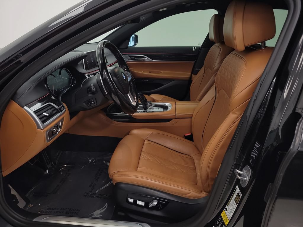 Used 2019 BMW 750i xDrive w/ M Sport Package AWD/4WD image 11