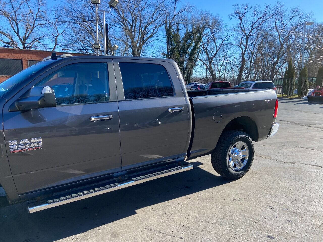 Used 2018 RAM 3500 SLT w/ Snow Chief Group image 5