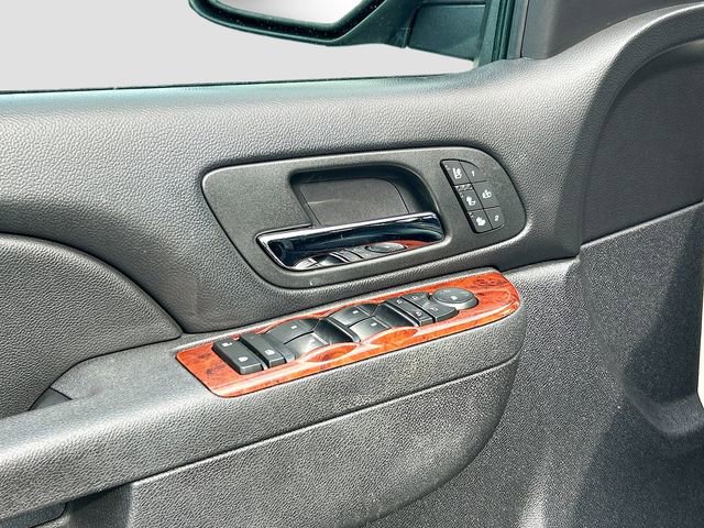 Used 2011 Chevrolet Avalanche LTZ AWD/4WD image 15