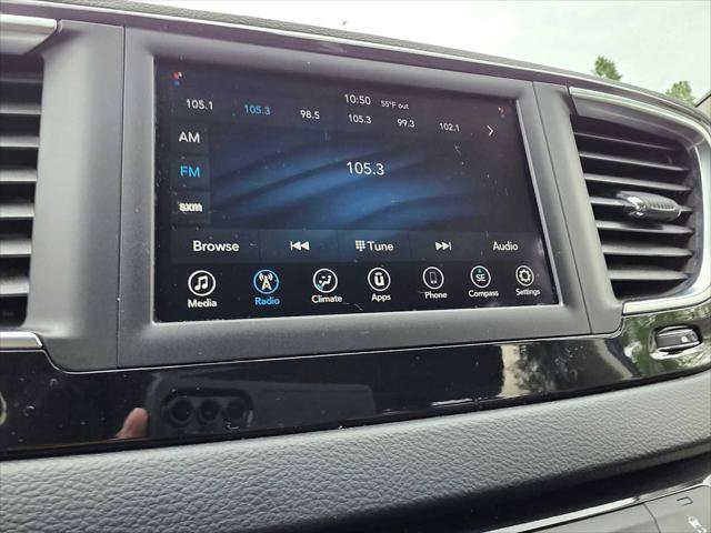 Used 2020 Chrysler Voyager Lxi FWD image 26