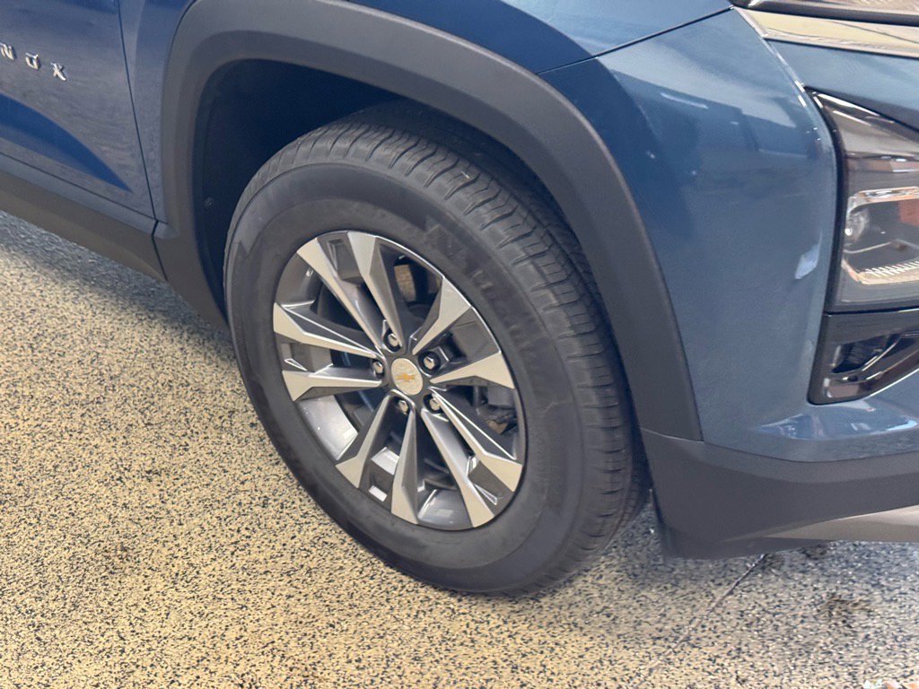 Used 2025 Chevrolet Equinox LT w/ Convenience Package II image 4