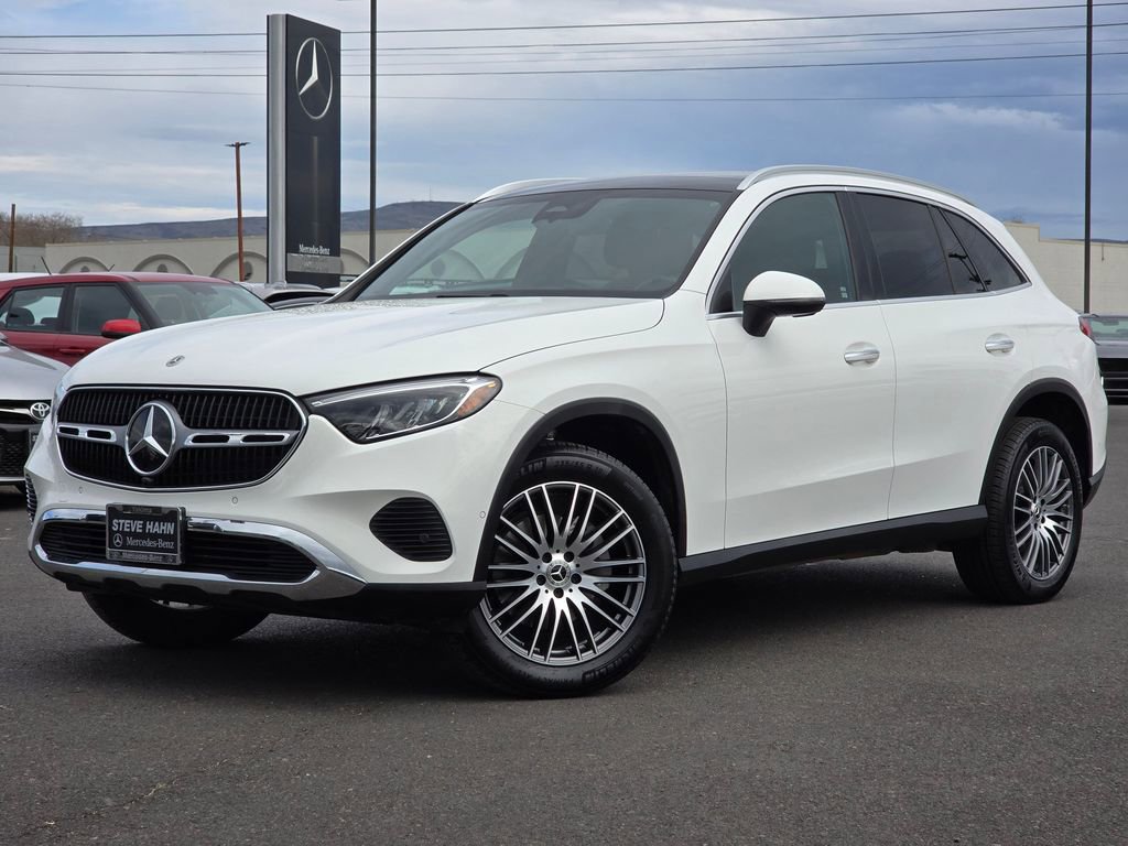 Used 2025 Mercedes-Benz GLC 300 4MATIC image 1