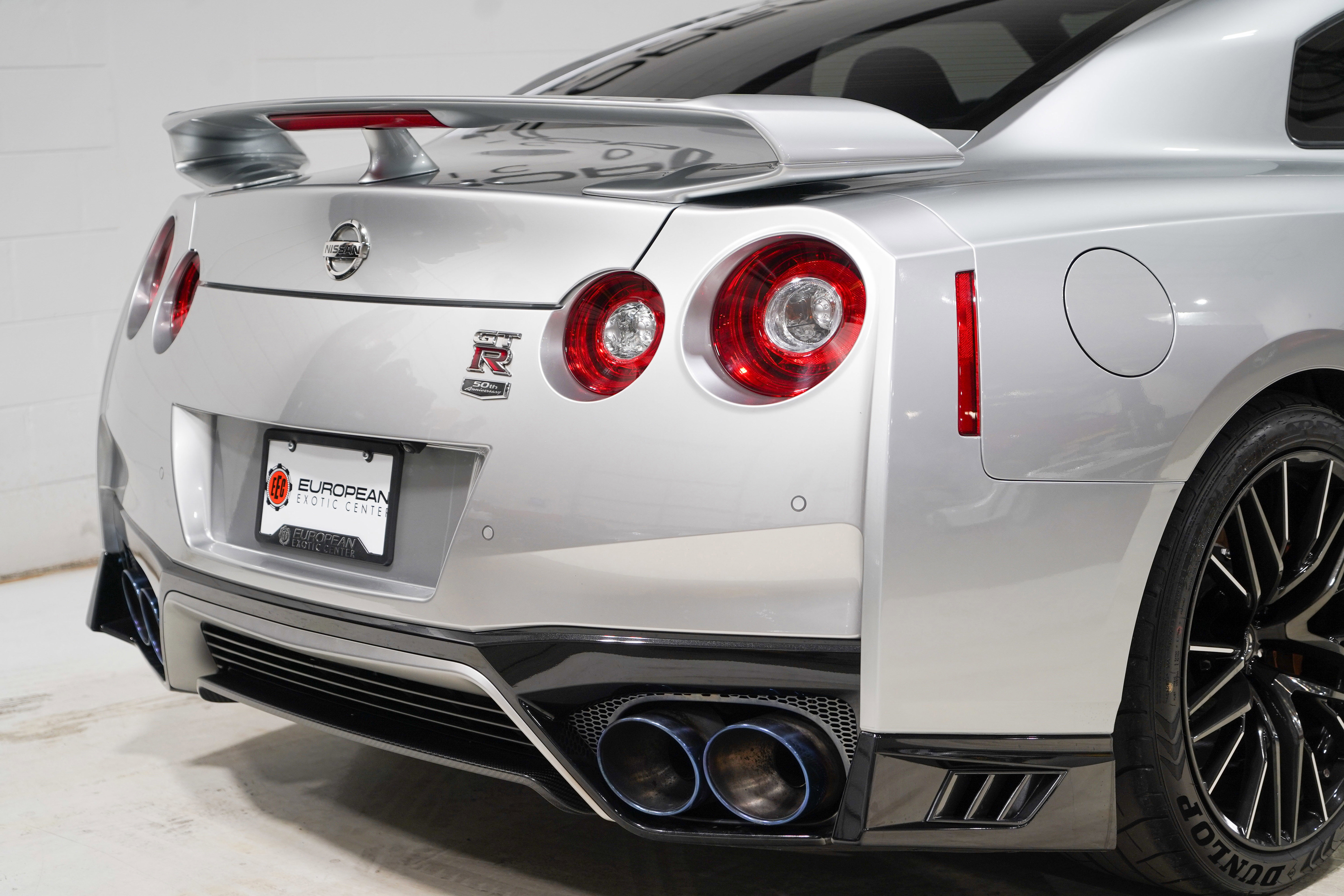Used 2020 Nissan GT-R Premium AWD/4WD image 24