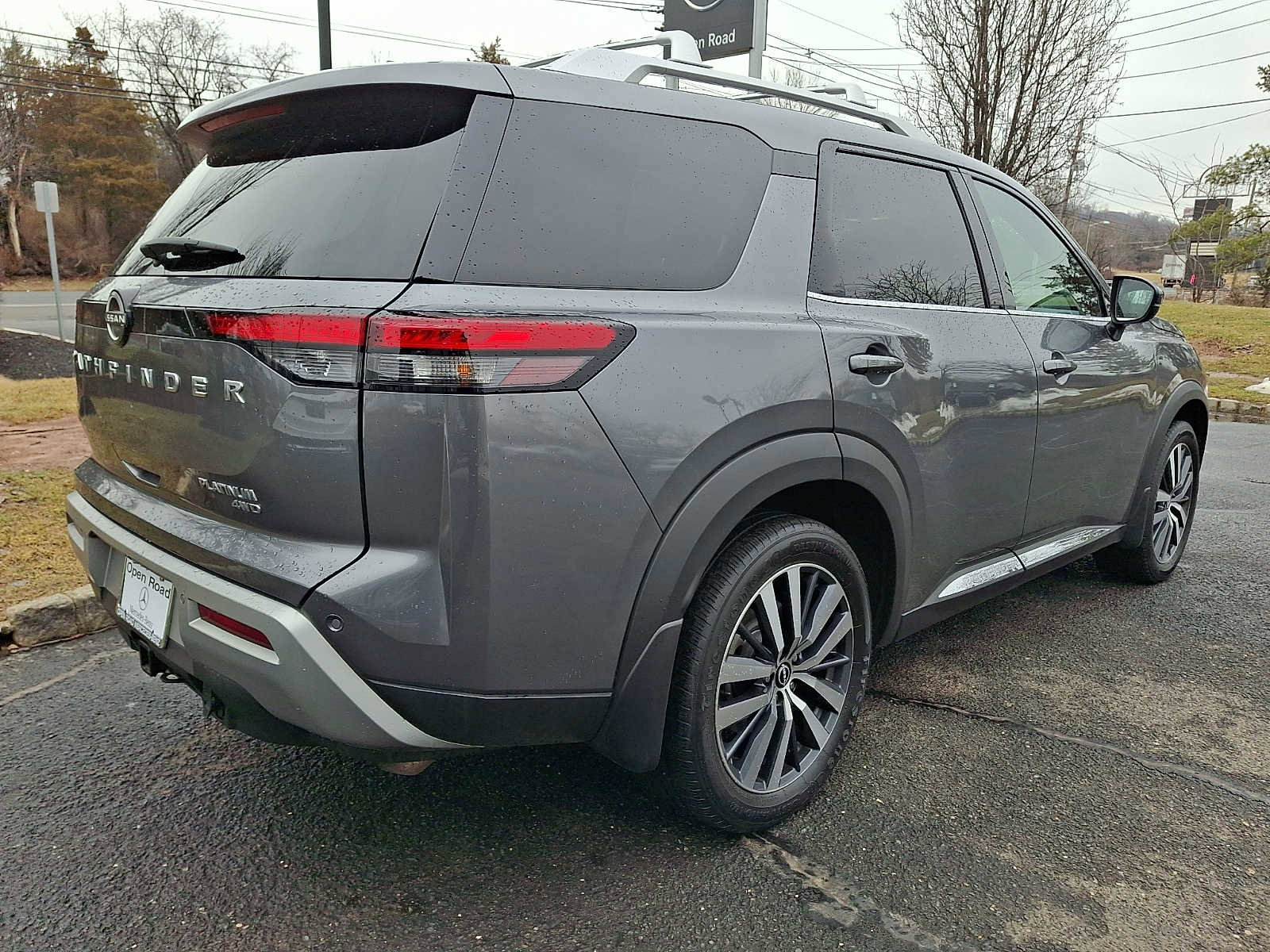Used 2022 Nissan Pathfinder Platinum AWD/4WD image 6