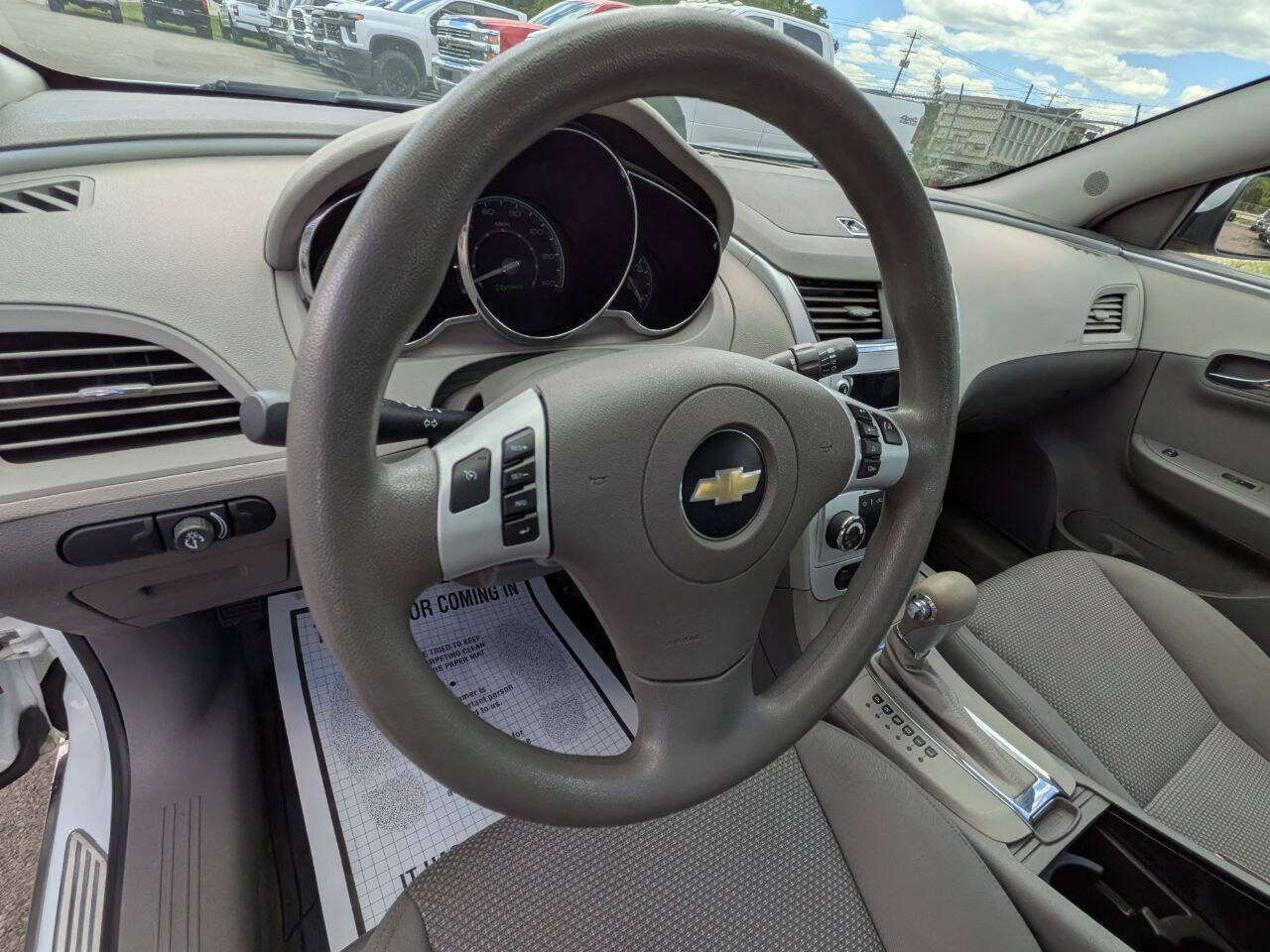 Used 2009 Chevrolet Malibu Hybrid FWD image 11